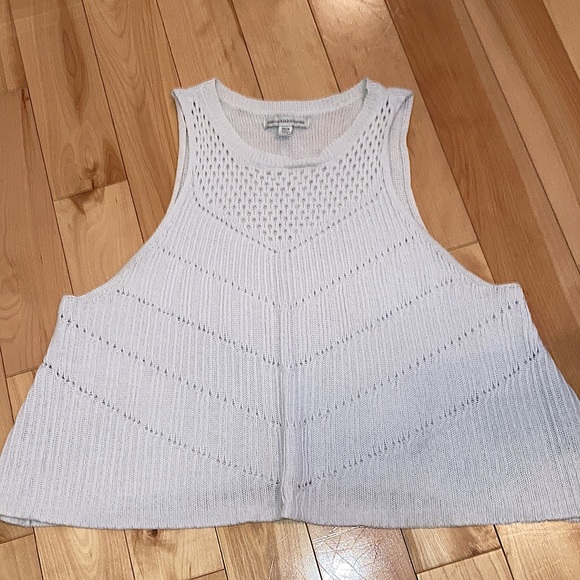 Loose fitting white knit tank top - Picture 4 of 5